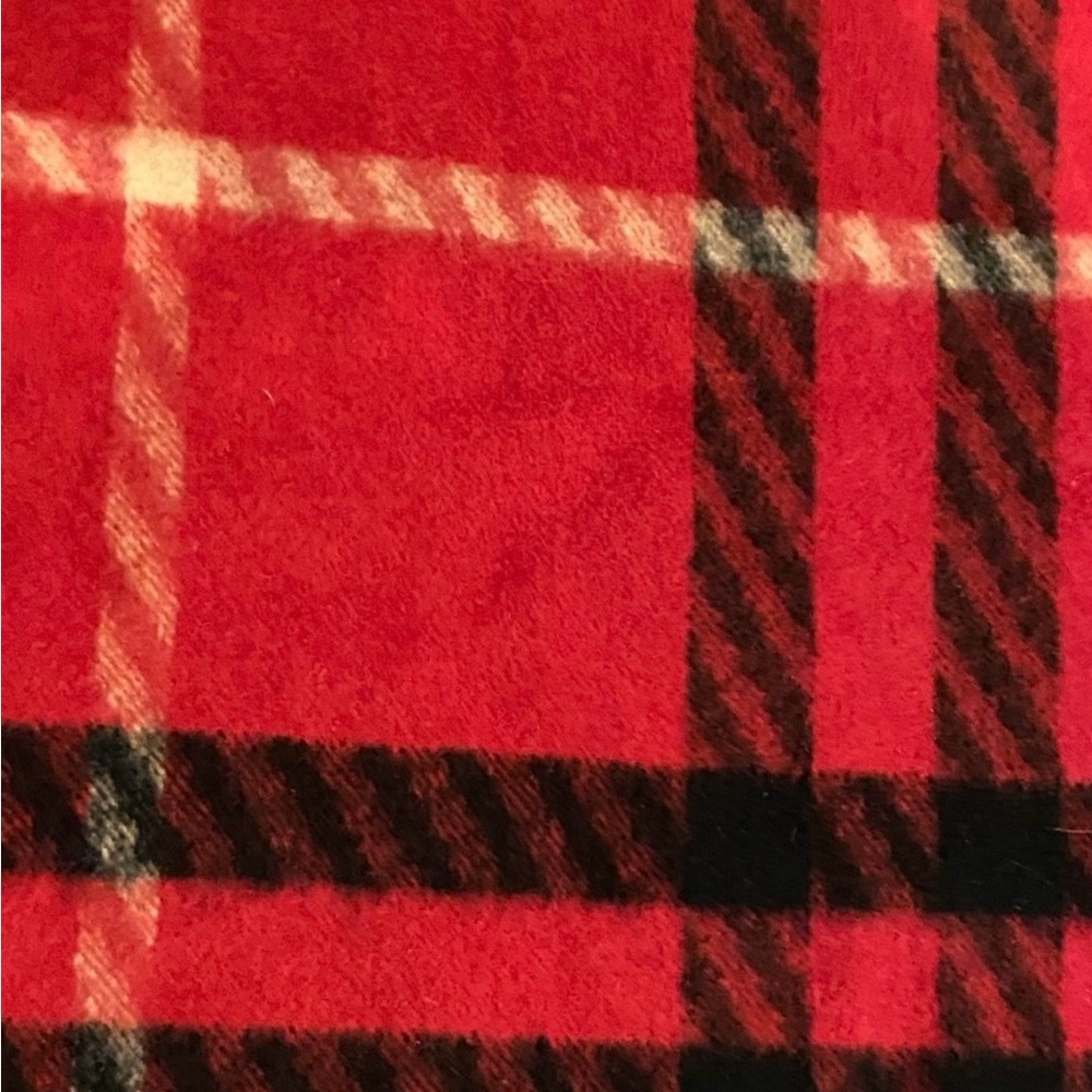 Burberry Classic Red and Black Plaid Cashmere Scarf - Picture 3 of 4